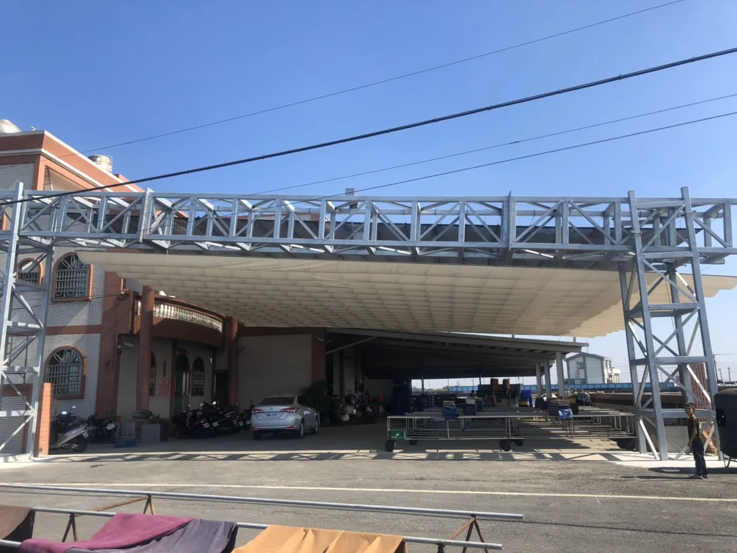 大跨距|桁架與下方作業空間